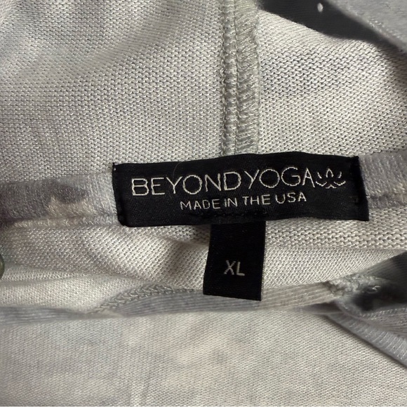 Beyond Yoga gray camo tye-front hoodie XL athleisure NWOT - Picture 3 of 8